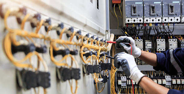 Professional Electrician technician working in Athens, IL